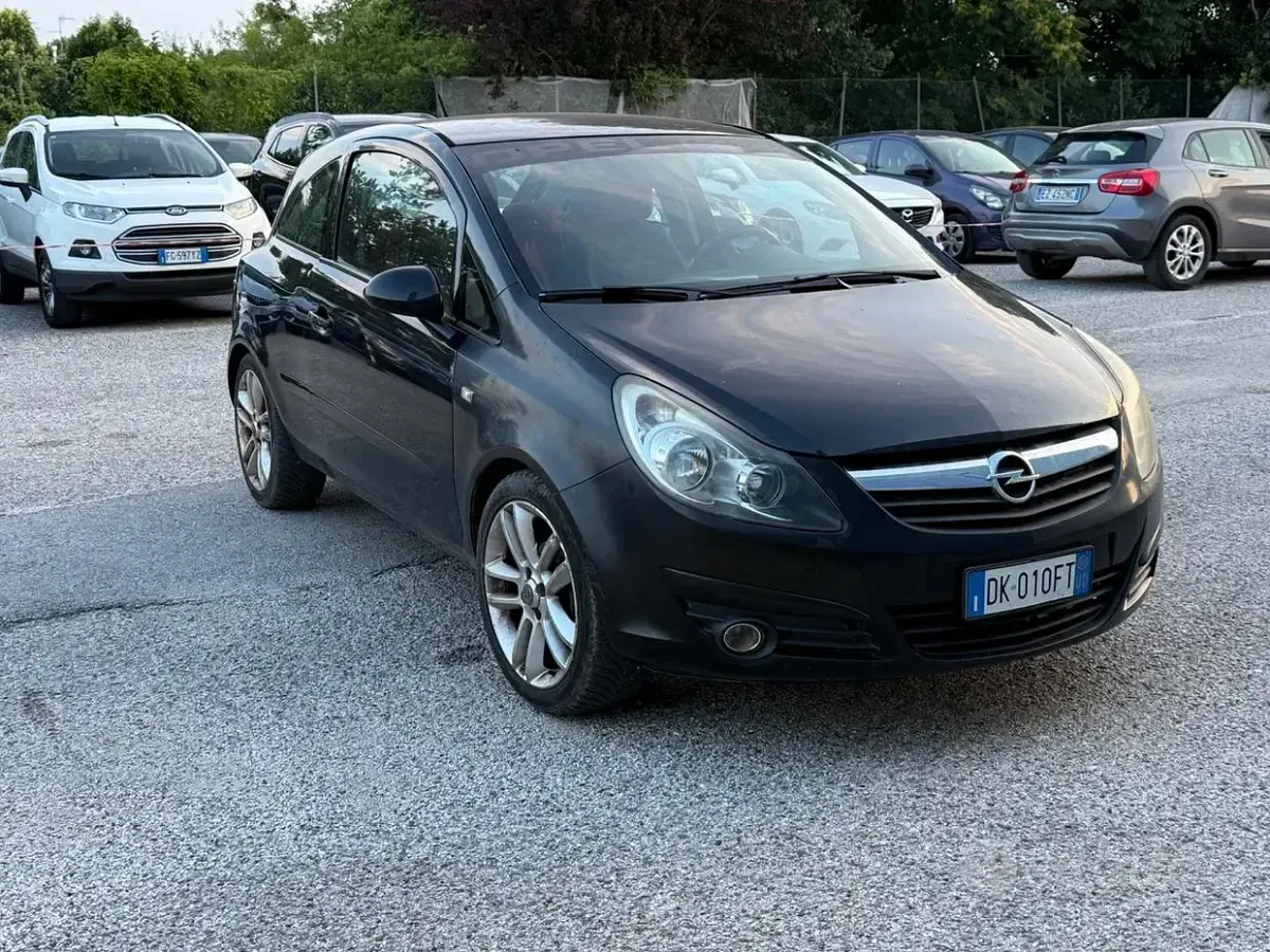 Usata Opel Corsa Club 80 CV (58 kW) 2007 Nero Utilitaria