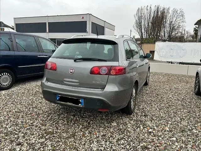 Begagnad Fiat Croma 150 HK (110 kW) 2009 Grå