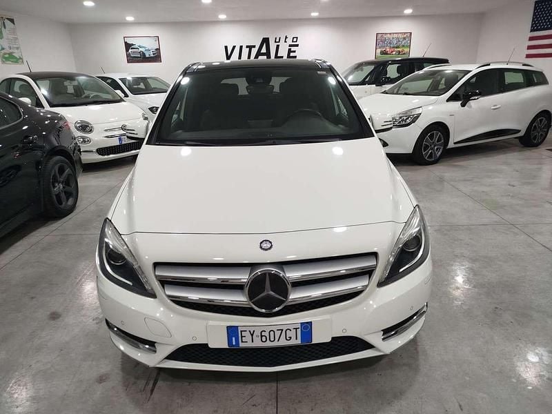 Usata Mercedes B200 Premium 136 CV (100 kW) 2015 Bianco Monovolume