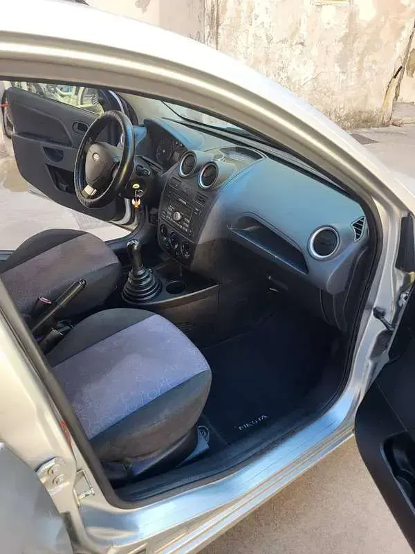 Usata Ford Fiesta Titanium 68 CV (50 kW) 2007 Grigio Utilitaria