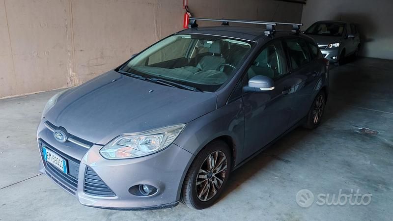 Usata Ford Focus 125 CV (91 kW) 2012 Grigio Berlina