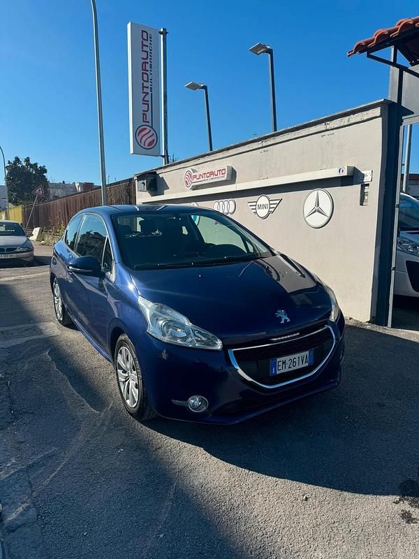 Usata Peugeot 208 Allure 68 CV (50 kW) 2012 Blu Utilitaria