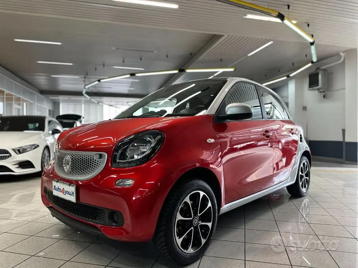 Usata Smart ForFour Passion 71 CV (52 kW) 2015 Rosso Utilitaria