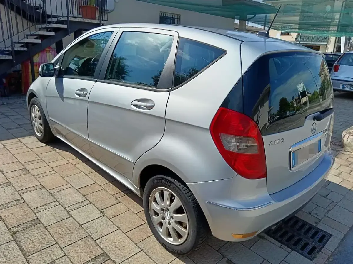 Usata Mercedes A160 Avantgarde 95 CV (69 kW) 2010 Argento Monovolume