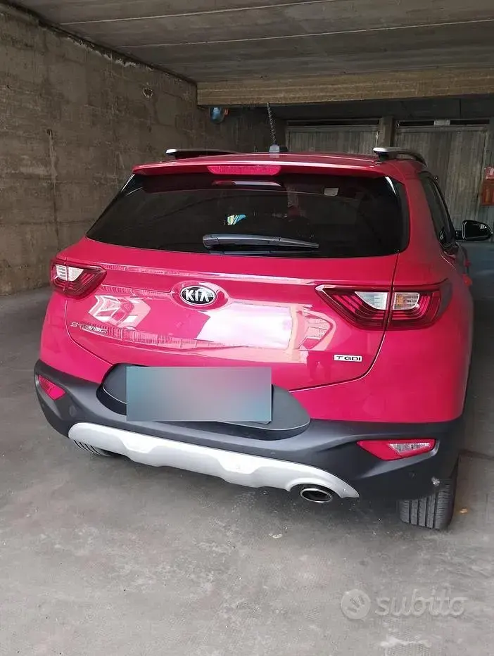 Usata Kia Stonic 120 CV (88 kW) 2017 Rosso SUV