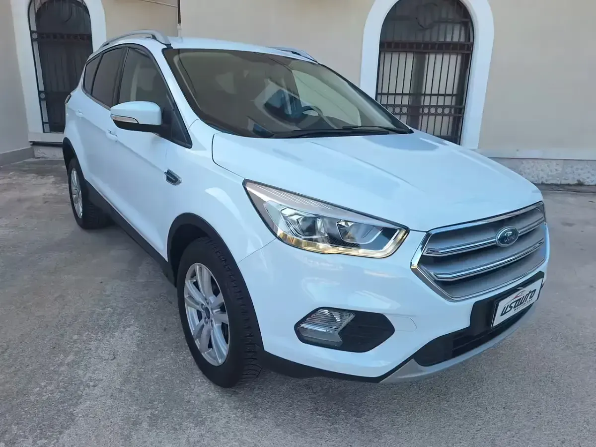 Usata Ford Kuga Titanium 120 CV (88 kW) 2017 Bianco SUV