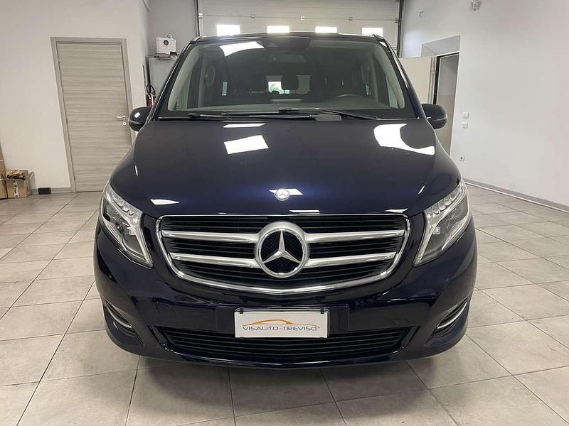 Usata Mercedes V250 Premium 190 CV (139 kW) 2017 Blu/azzurro Monovolume