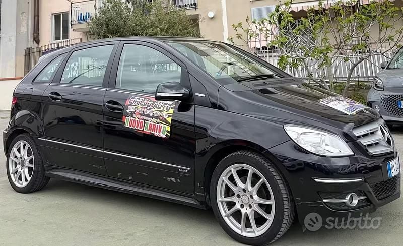 Usata Mercedes B180 116 CV (85 kW) 2009 Nero Monovolume