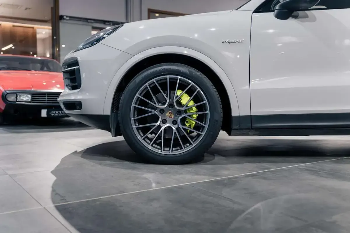 Usata Porsche Cayenne 462 CV (339 kW) 2020 Bianco gesso SUV