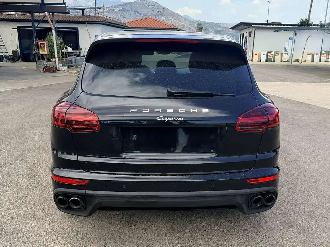 Usata Porsche Cayenne Platinum Edition 250 CV (183 kW) 2017 Nero SUV