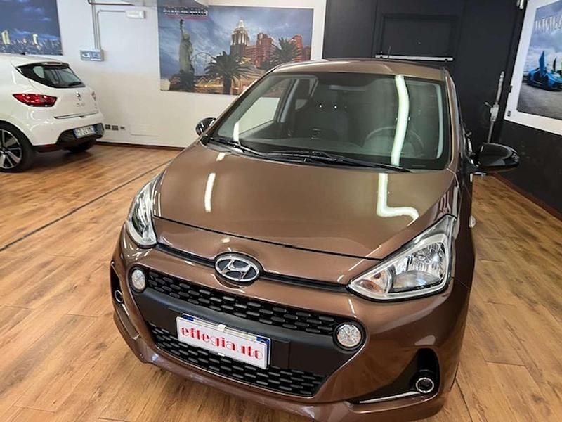 Usata Hyundai i10 67 CV (49 kW) 2019 Beige Utilitaria