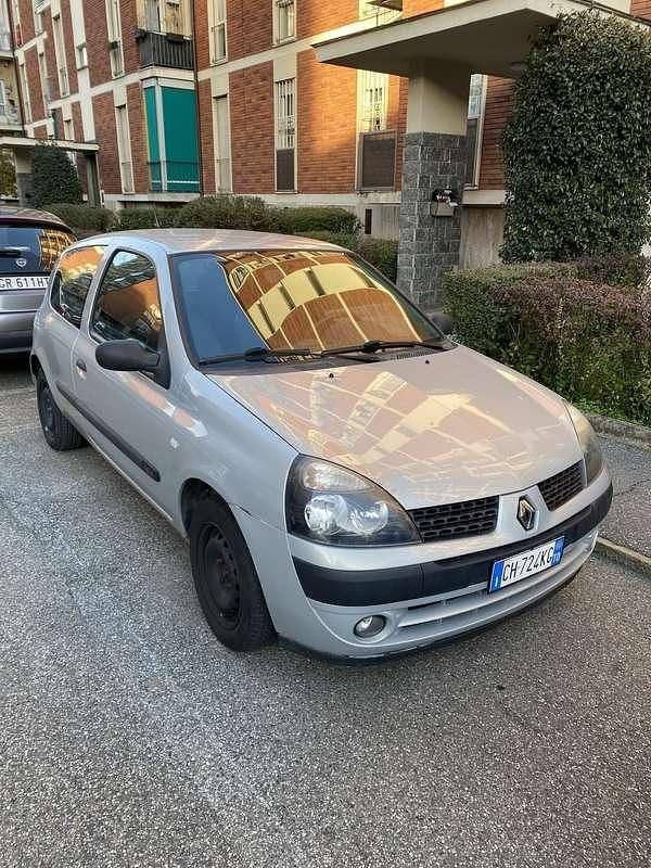 Usata Renault Clio II 75 CV (55 kW) 2003 Berlina