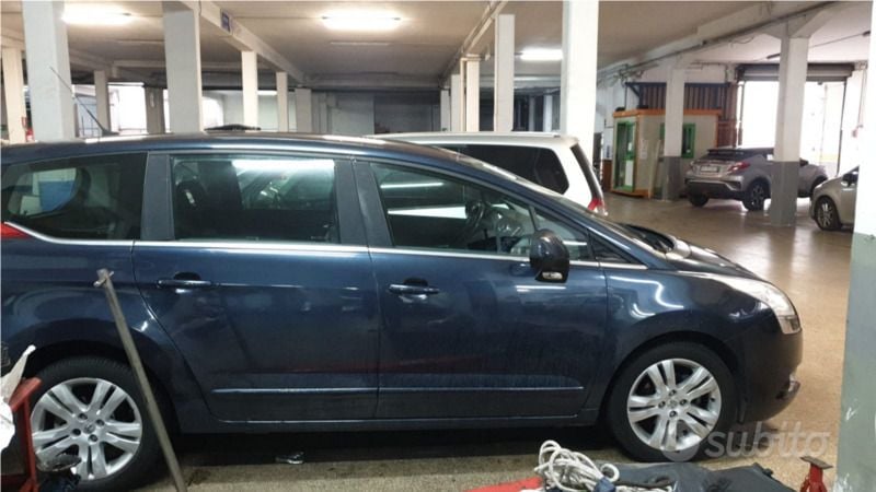 Gebraucht Peugeot 5008 110 PS (80 kW) 2012 Blau Van / Kleinbus