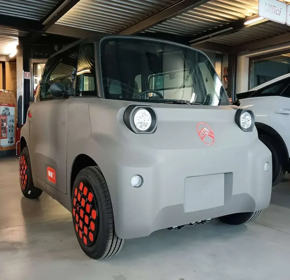 Nuova Citroën AMI 2026 Grigio Utilitaria