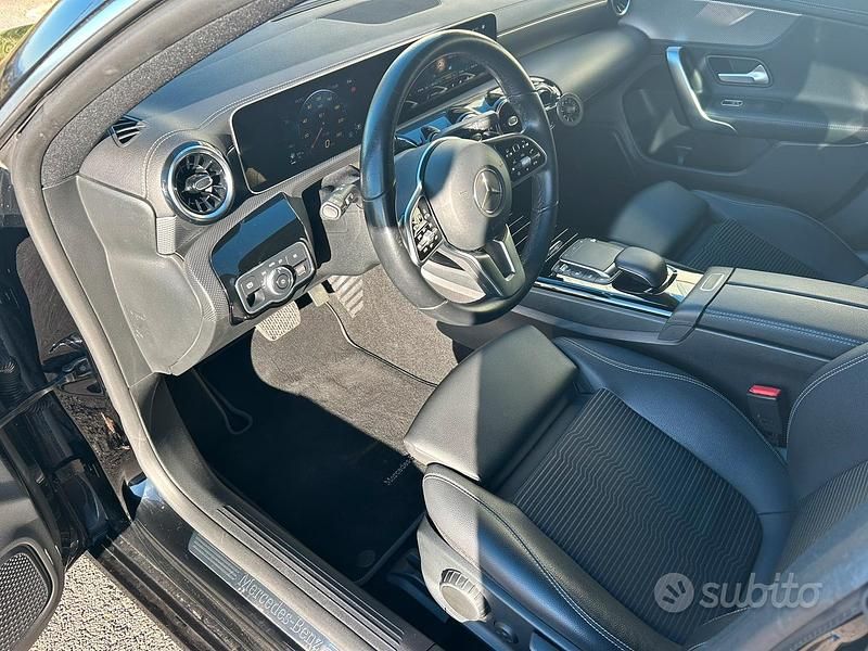 Usata Mercedes CLA200 Shooting Brake Executive 150 CV (110 kW) 2020 Nero Station wagon