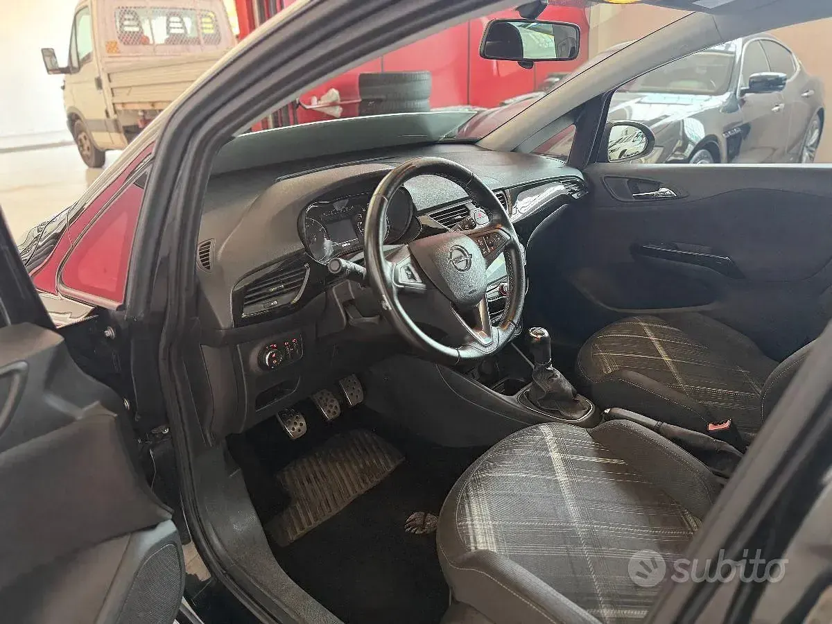 Usata Opel Corsa Innovation 69 CV (50 kW) 2017 Nero Utilitaria