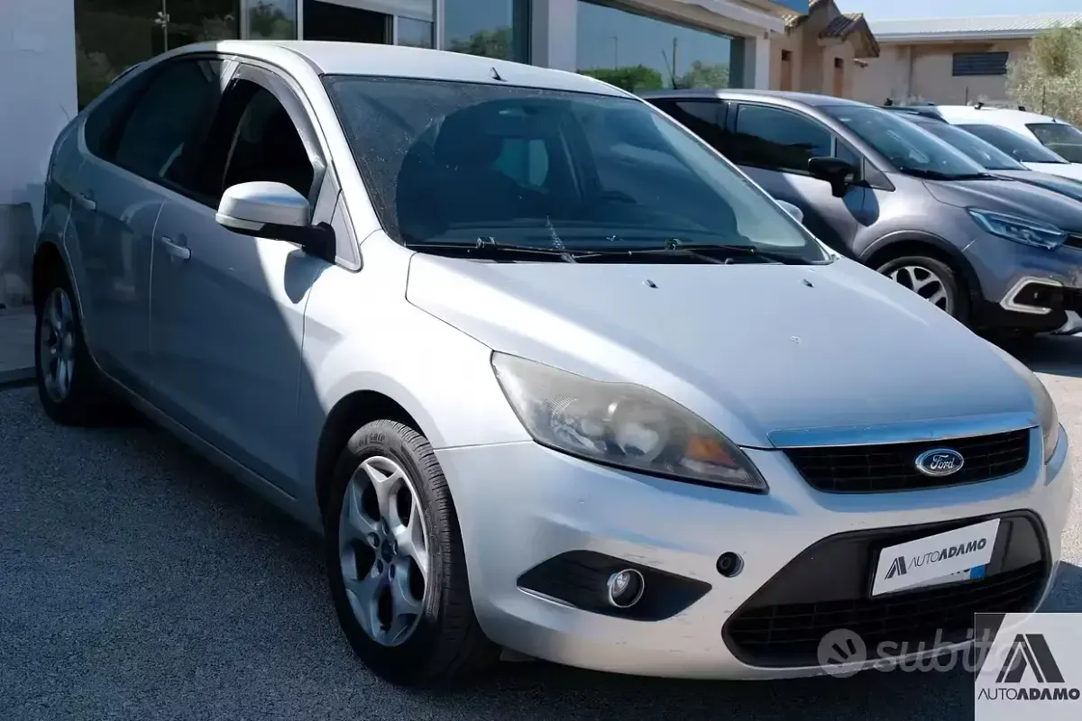 Usata Ford Focus 115 CV (84 kW) 2010 Grigio Berlina