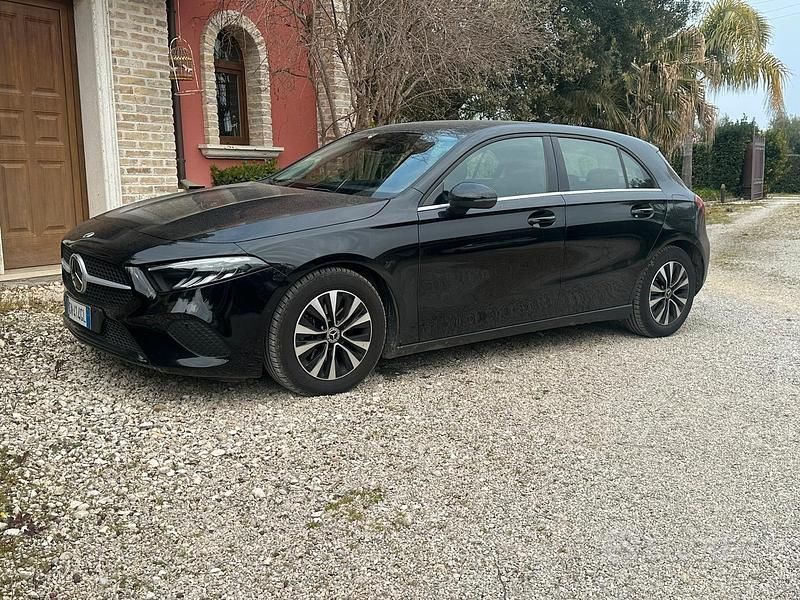Usata Mercedes A180 Business 2023 Nero Berlina