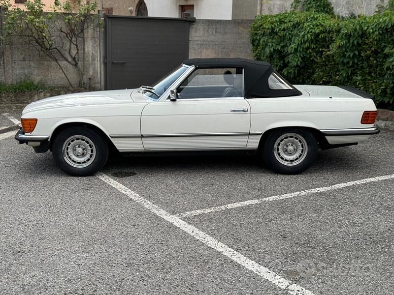 Usata Mercedes SL500 306 CV (225 kW) 1981 Bianco Cabrio