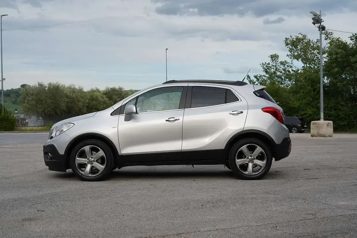 Usata Opel Mokka Cosmo 116 CV (85 kW) 2012 Argento SUV