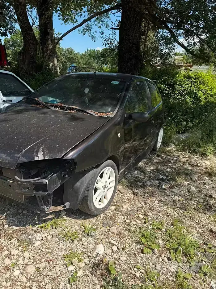 Usata Fiat Punto 80 CV (58 kW) 2000 Nero Utilitaria