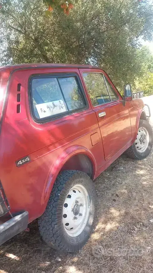 Usata Lada niva 80 CV (58 kW) 1997 Rosso SUV