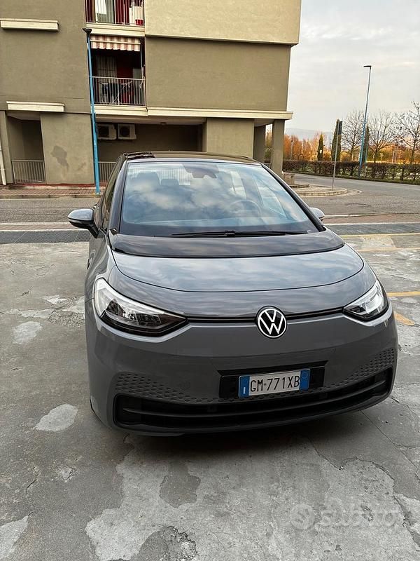 Usata VW ID.3 Pro Performance 150 kW (204 CV) 2023 Grigio Utilitaria