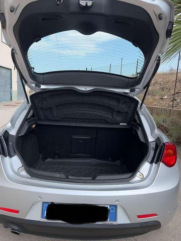 Usata Alfa Romeo Giulietta Business 120 CV (88 kW) 2016 Grigio Berlina