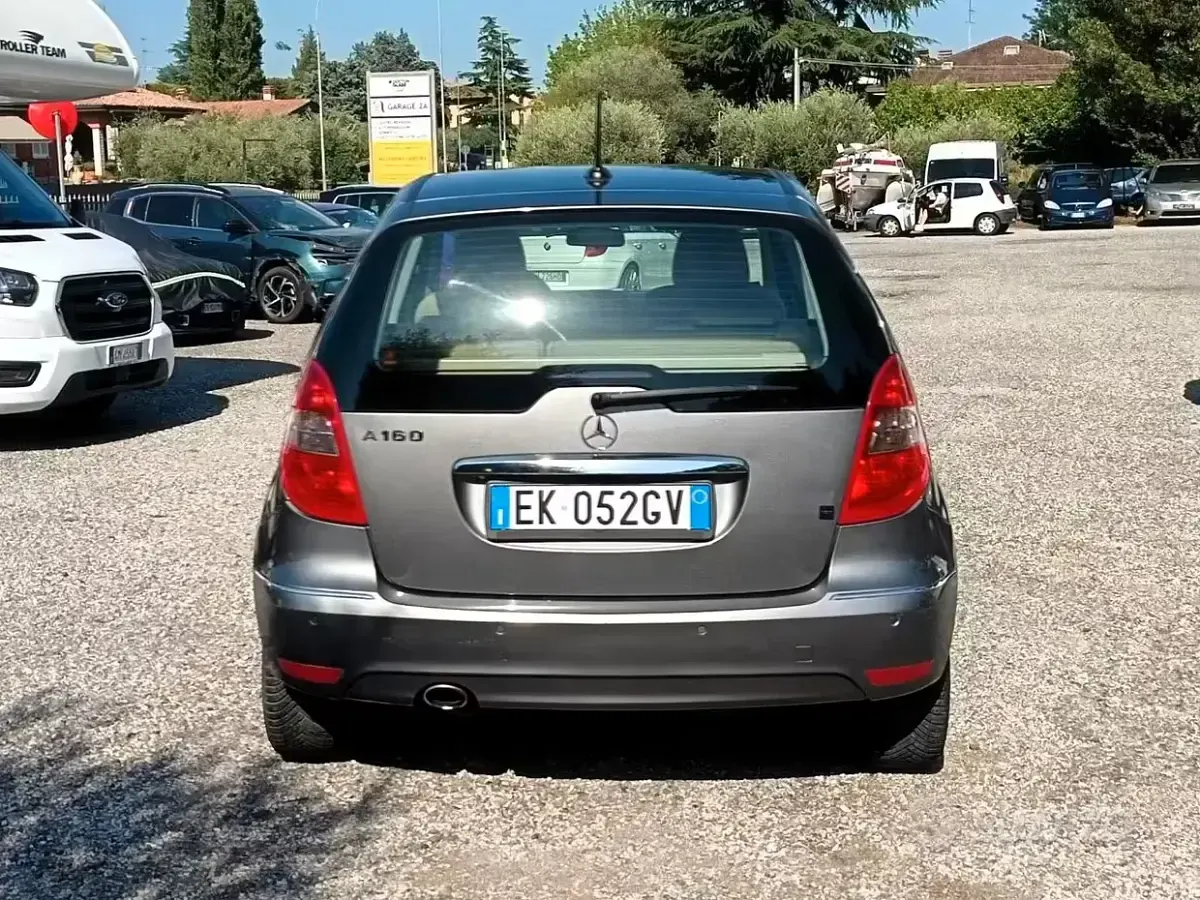 Usata Mercedes A160 Elegance 95 CV (69 kW) 2011 Grigio Utilitaria
