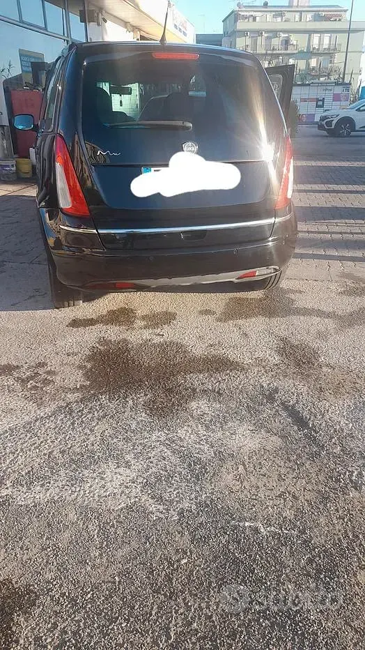 Usata Lancia Musa 77 CV (56 kW) 2011 Nero Monovolume