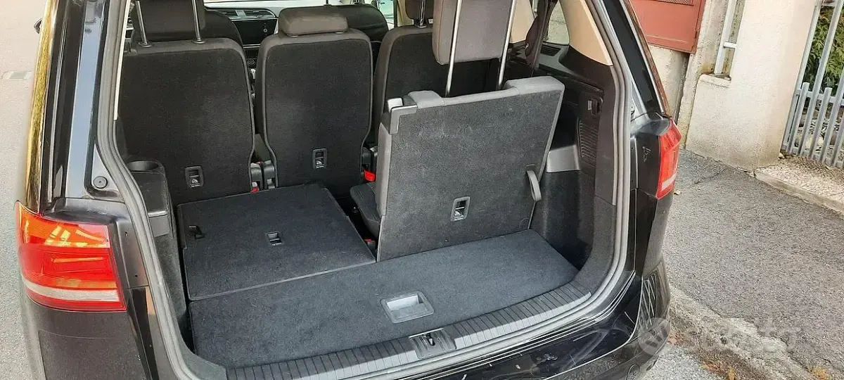 Usata VW Touran Business 116 CV (85 kW) 2020 Grigio Monovolume