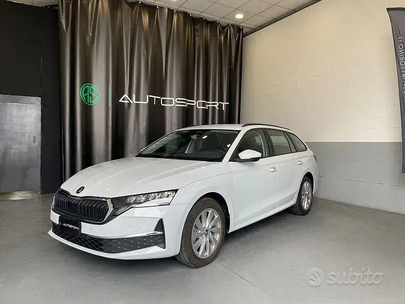 Usata Skoda Octavia Executive 150 CV (110 kW) 2024 Bianco Station wagon