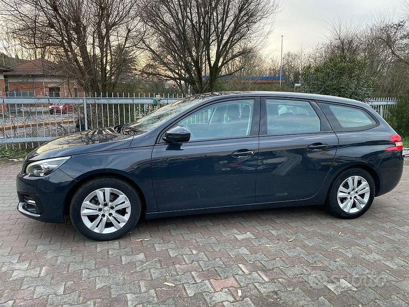 Usata Peugeot 308 Business-Line 131 CV (96 kW) 2019 Grigio pastello Station wagon
