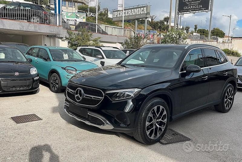 Nero Nuova 2025 Mercedes GLC200 Advanced SUV | 57.990 € - Immagine 1/4