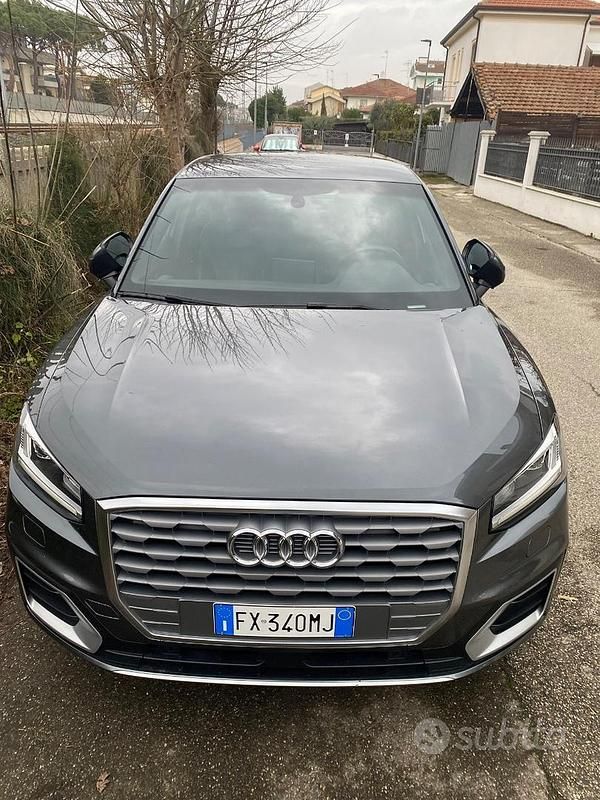 Usata Audi Q2 S-Line 120 CV (88 kW) 2019 Grigio SUV