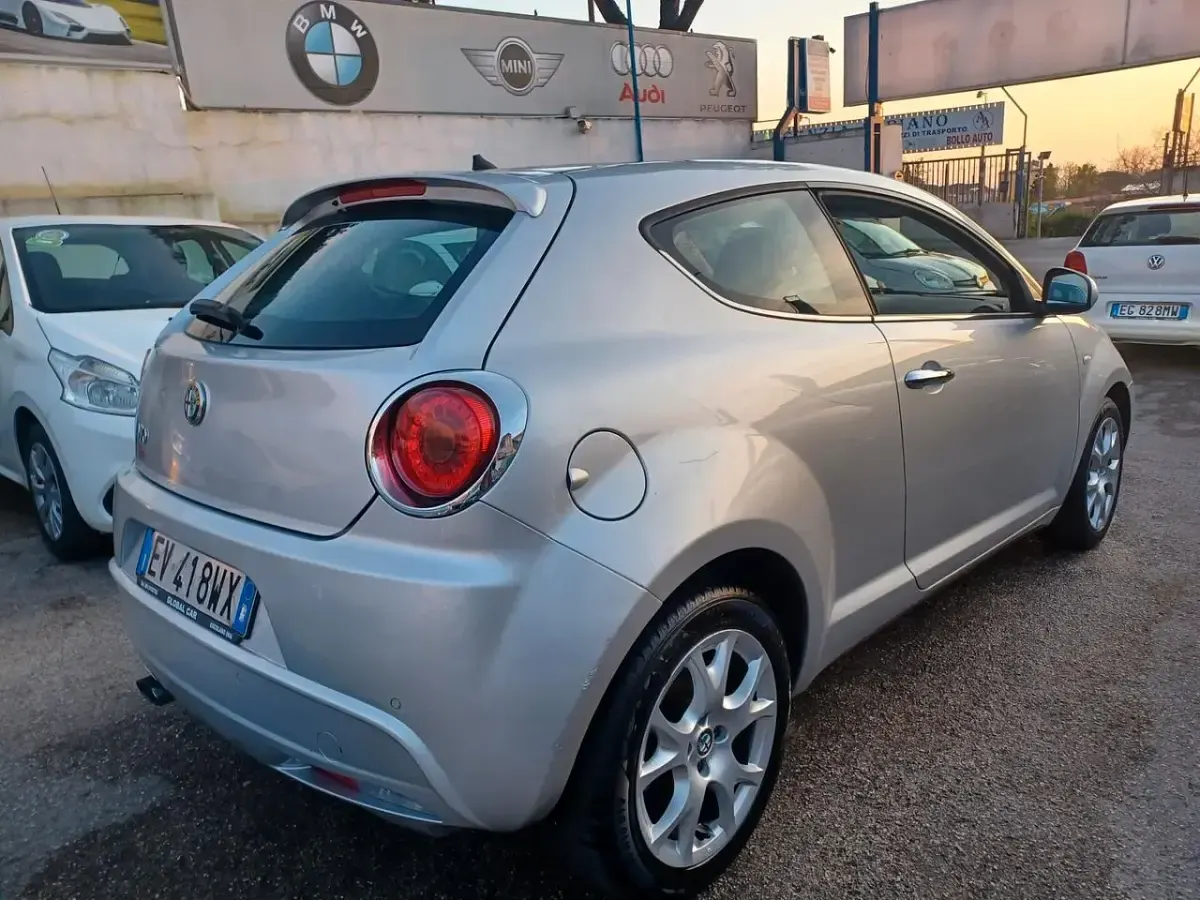 Usata Alfa Romeo MiTo Distinctive 85 CV (62 kW) 2014 Argento Utilitaria