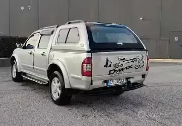 Usata Isuzu D-Max 131 CV (96 kW) 2006 Grigio Pick-up