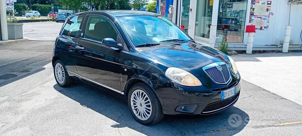 Usata Lancia Ypsilon 77 CV (56 kW) 2009 Nero Utilitaria