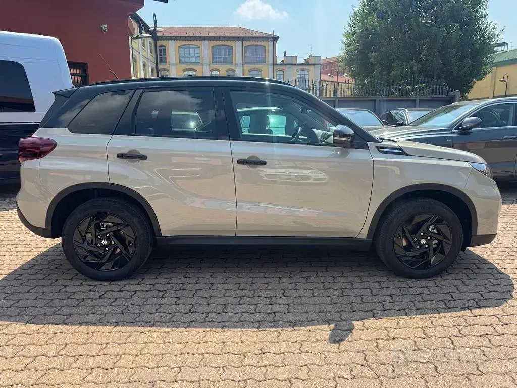 Usata Suzuki Vitara 110 CV (80 kW) 2026 Beige SUV