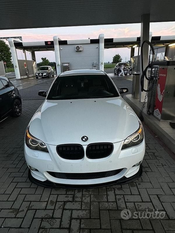 Usata BMW 530 218 CV (160 kW) 2004 Bianco Berlina