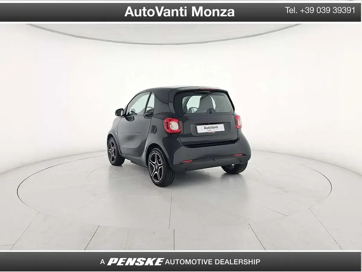 Usata Smart ForTwo Coupé Pulse 41 kW (56 CV) 2022 Nero Utilitaria