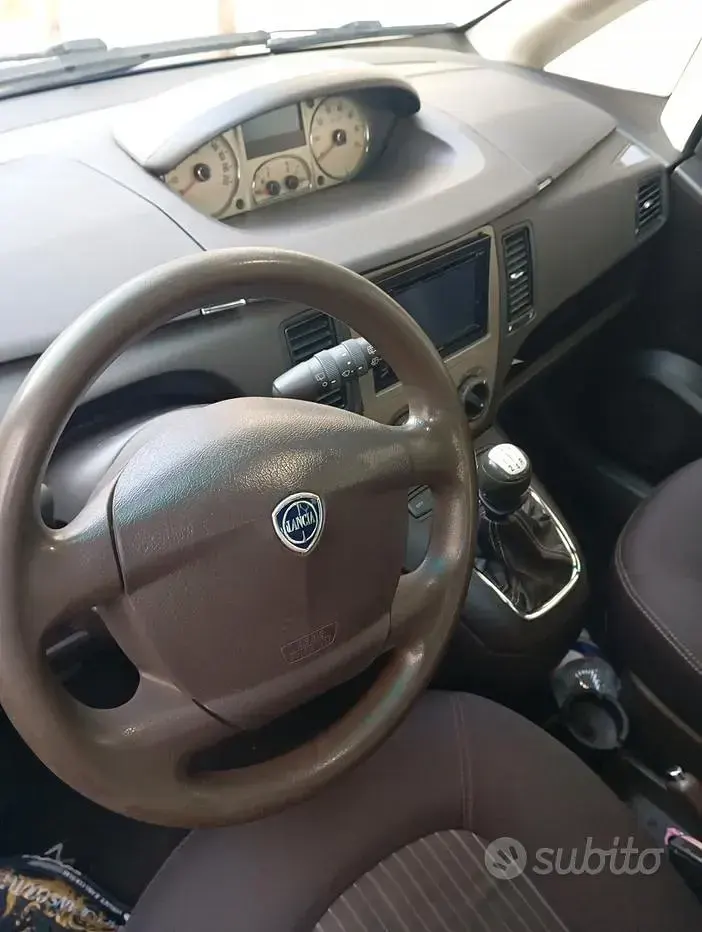 Usata Lancia Musa 69 CV (50 kW) 2007 Monovolume