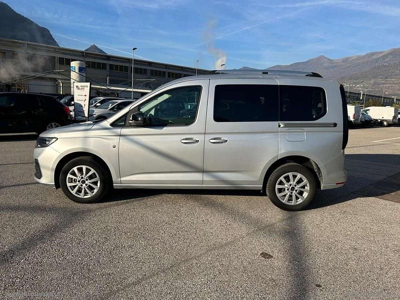 Usata Ford Tourneo Connect Titanium 122 CV (89 kW) 2023 Grigio Monovolume