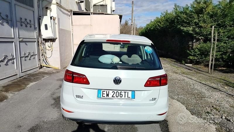 Usata VW Golf Sportsvan 110 CV (80 kW) 2014 Bianco Monovolume