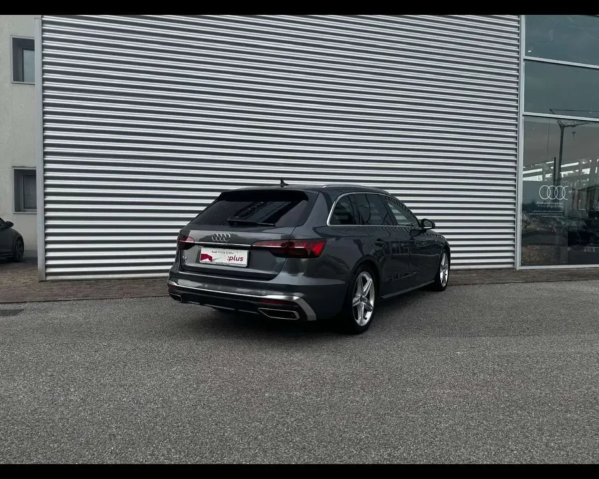 Usata Audi A4 S-Line 150 CV (110 kW) 2023 Grigio daytona perlato Station wagon