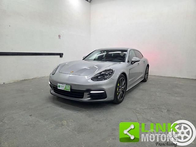 Usata Porsche Panamera 330 CV (242 kW) 2019 Grigio Berlina