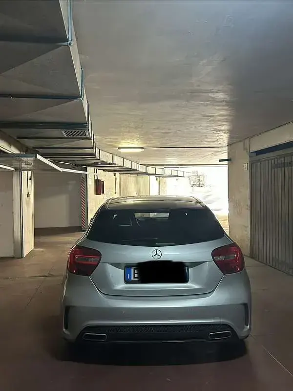 Käytetty Mercedes A200 Premium 136 HP (100 kW) 2015 Harmaa Sedan