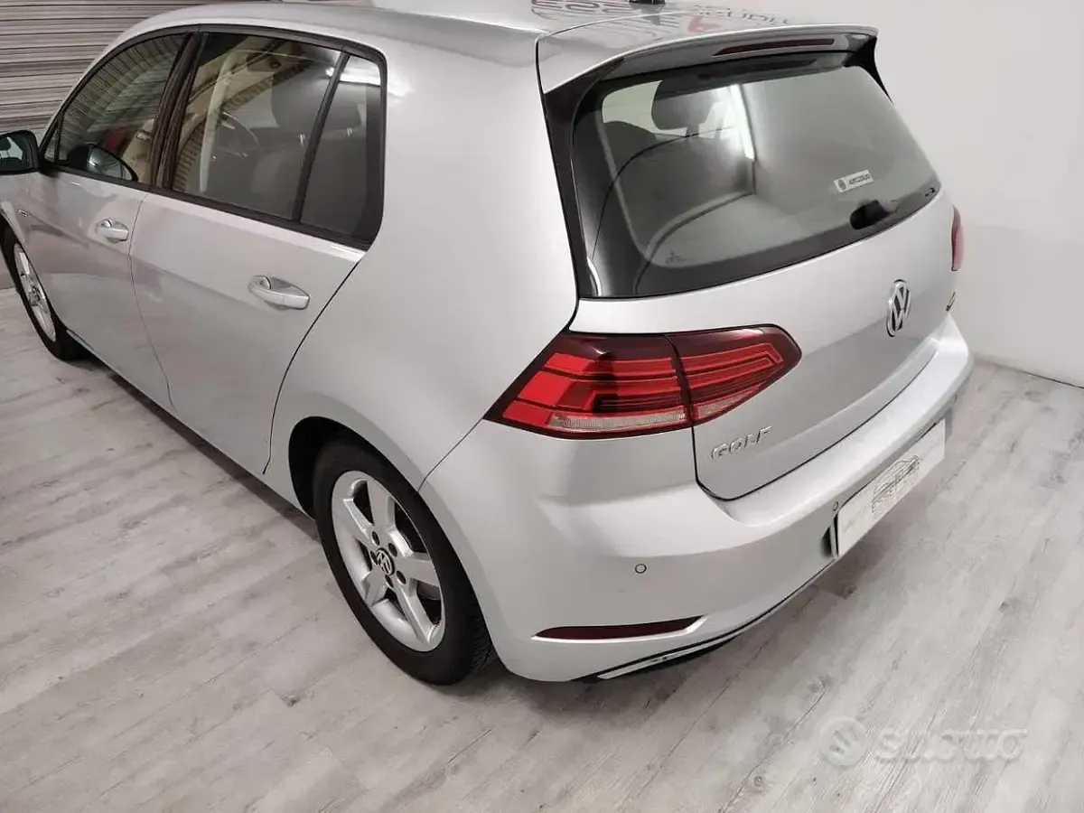Usata VW Golf VII Trendline 131 CV (96 kW) 2019 Grigio Berlina
