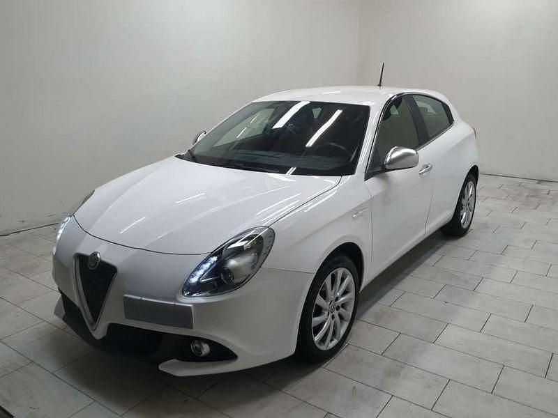 Bianco Usata 2016 Alfa Romeo Giulietta Super Due volumi | 9990 € (Buon prezzo) - Immagine 1/4
