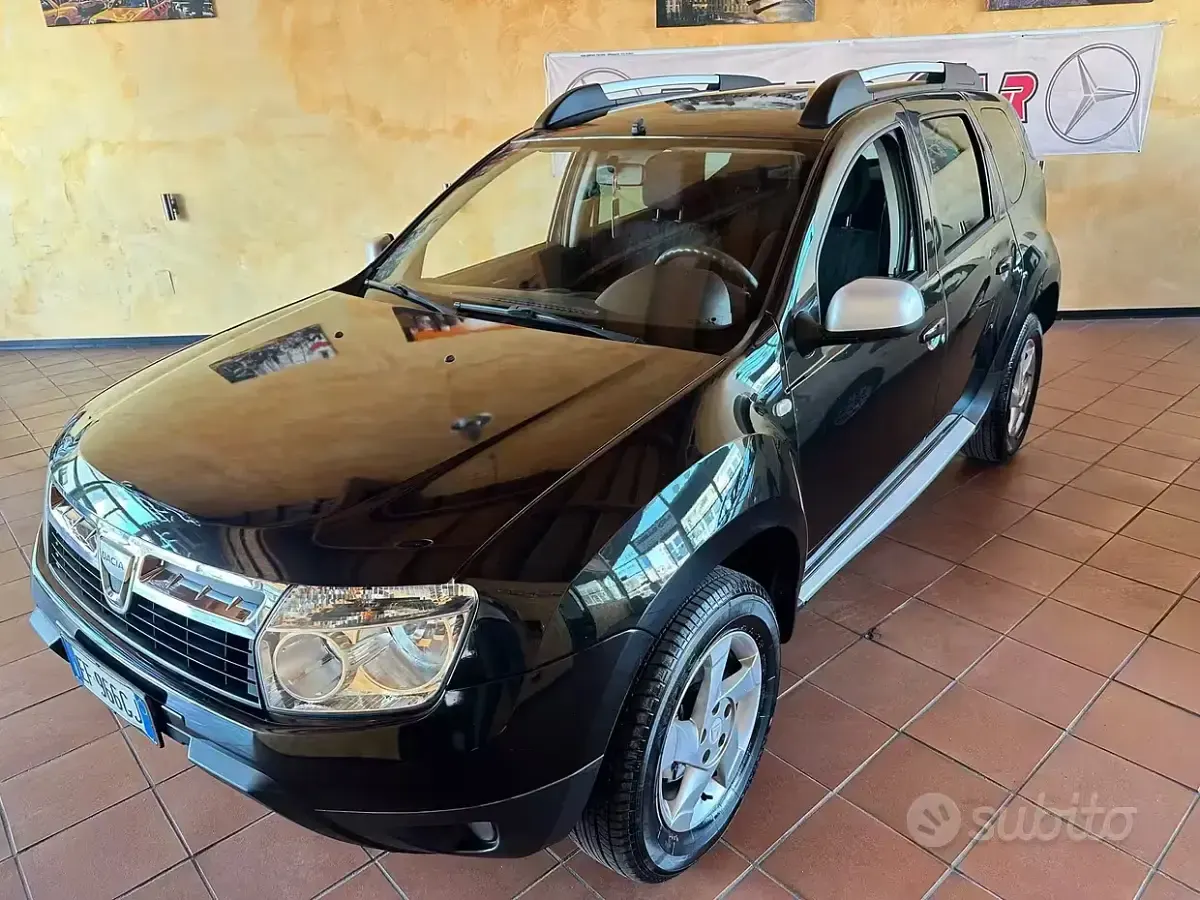 Usata Dacia Duster Lauréate 110 CV (80 kW) 2012 Nero SUV
